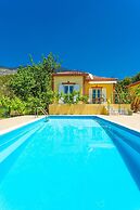 Villa Russa Alekos Large Private Pool Walk to Beach Sea Views Wifi Car