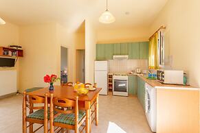 Villa Russa Alekos Large Private Pool Walk to Beach Sea Views Wifi Car