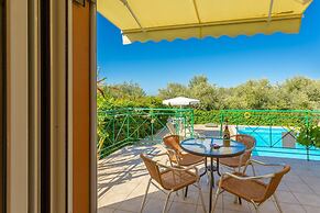 Villa Russa Alekos Large Private Pool Walk to Beach Sea Views Wifi Car