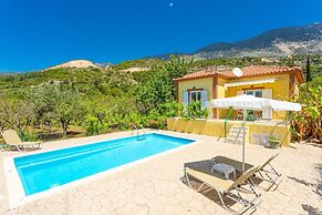 Villa Russa Alekos Large Private Pool Walk to Beach Sea Views Wifi Car