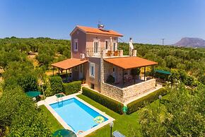 Villa Giannis Large Private Pool Walk to Beach A C Wifi Car Not Requir
