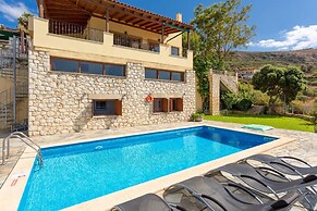 Souda Bay View Large Private Pool Walk to Beach Sea Views A C Wifi - 2