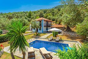 Villa Glysteri Large Private Pool Walk to Beach A C - 2125