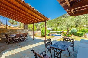 Villa Glysteri Large Private Pool Walk to Beach A C - 2125