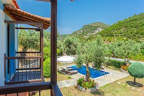 Villa Glysteri Large Private Pool Walk to Beach A C - 2125