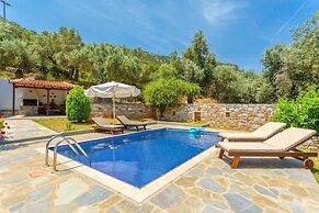 Villa Glysteri Large Private Pool Walk to Beach A C - 2125