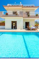 Kalisto Beach Villa Large Private Pool Walk to Beach Sea Views A C Wif