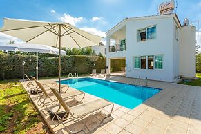 Villa Iliada Large Private Pool Walk to Beach A C Wifi Car Not Require