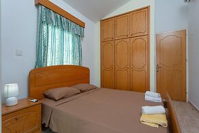 Villa Iliada Large Private Pool Walk to Beach A C Wifi Car Not Require