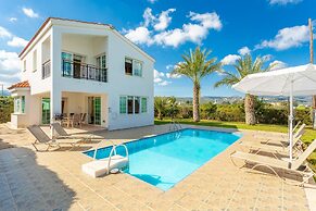 Villa Iliada Large Private Pool Walk to Beach A C Wifi Car Not Require
