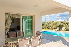 Villa Iliada Large Private Pool Walk to Beach A C Wifi Car Not Require