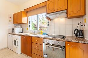 Sun Beach Villa Large Private Pool Walk to Beach A C Wifi Car Not Requ