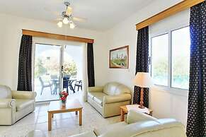 Sun Beach Villa Large Private Pool Walk to Beach A C Wifi Car Not Requ