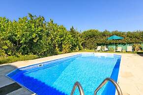 Sun Beach Villa Large Private Pool Walk to Beach A C Wifi Car Not Requ