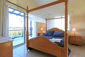 Sun Beach Villa Large Private Pool Walk to Beach A C Wifi Car Not Requ