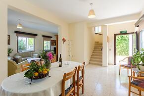 Argaka Sun Villa Thio Large Private Pool Walk to Beach Sea Views A C W