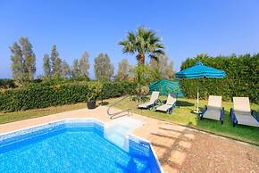 Argaka Sun Villa Thio Large Private Pool Walk to Beach Sea Views A C W