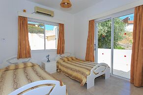 Villa Lela Pente Large Private Pool Walk to Beach A C Wifi Car Not Req