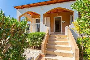 Villa Lela Pente Large Private Pool Walk to Beach A C Wifi Car Not Req