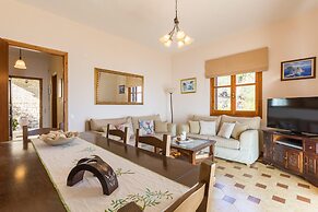 Villa Lina Large Private Pool Walk to Beach Sea Views A C Wifi Eco-fri