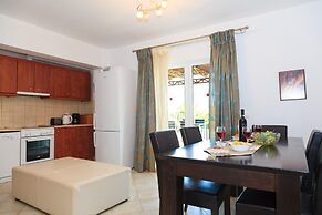 Villa Cherry Large Private Pool Walk to Beach Sea Views A C Wifi Car N