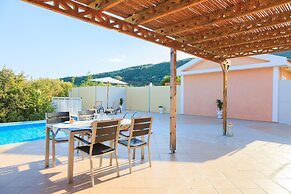 Villa Cherry Large Private Pool Walk to Beach Sea Views A C Wifi Car N