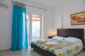 Villa Cherry Large Private Pool Walk to Beach Sea Views A C Wifi Car N