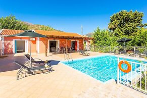 Villa Cherry Large Private Pool Walk to Beach Sea Views A C Wifi Car N