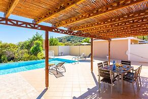 Villa Cherry Large Private Pool Walk to Beach Sea Views A C Wifi Car N