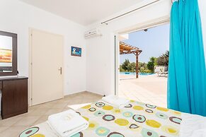 Villa Cherry Large Private Pool Walk to Beach Sea Views A C Wifi Car N