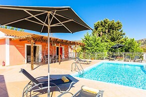 Villa Cherry Large Private Pool Walk to Beach Sea Views A C Wifi Car N