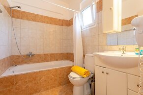 Villa Peach Large Private Pool Walk to Beach Sea Views A C Wifi Car No