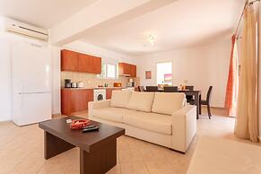 Villa Peach Large Private Pool Walk to Beach Sea Views A C Wifi Car No