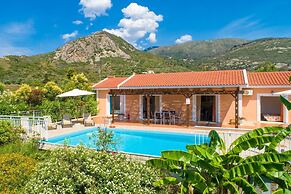 Villa Peach Large Private Pool Walk to Beach Sea Views A C Wifi Car No