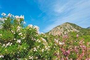 Villa Peach Large Private Pool Walk to Beach Sea Views A C Wifi Car No