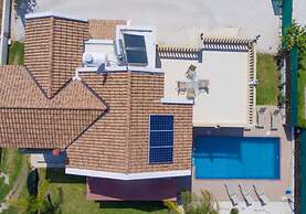 Villa Rose Large Private Pool Walk to Beach Sea Views A C Wifi - 2184