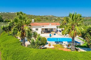 Villa Chrystalla Large Private Pool Walk to Beach Sea Views A C Wifi -