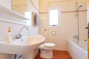 Villa Chrystalla Large Private Pool Walk to Beach Sea Views A C Wifi -