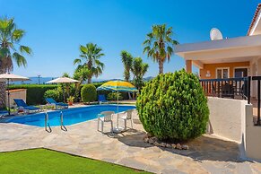 Villa Chrystalla Large Private Pool Walk to Beach Sea Views A C Wifi -