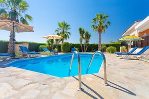 Villa Chrystalla Large Private Pool Walk to Beach Sea Views A C Wifi -