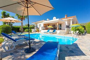 Villa Chrystalla Large Private Pool Walk to Beach Sea Views A C Wifi -