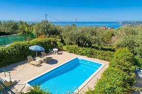 Villa Russa Anna Large Private Pool Walk to Beach Sea Views Wifi Car N