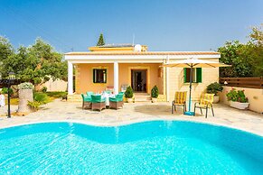 Villa Constantinos Large Private Pool Walk to Beach Sea Views A C Wifi