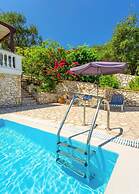 Villa Anastasia Large Private Pool Walk to Beach Sea Views A C Wifi Ca