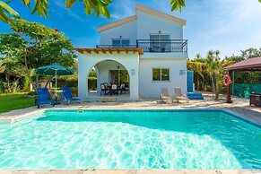 Sun Beach Villa Tria Large Private Pool Walk to Beach A C Wifi Car Not