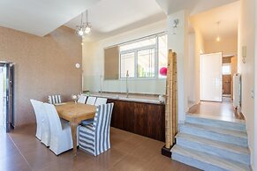 Villa Thetis Large Private Pool Walk to Beach Sea Views A C Wifi Car N