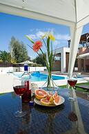 Villa Thalassa Large Private Pool Walk to Beach A C Wifi Car Not Requi