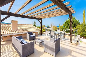 Villa Thalassa Large Private Pool Walk to Beach A C Wifi Car Not Requi