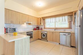 Villa Thalassa Large Private Pool Walk to Beach A C Wifi Car Not Requi