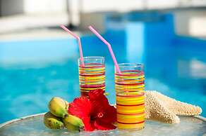 Villa Thalassa Large Private Pool Walk to Beach A C Wifi Car Not Requi